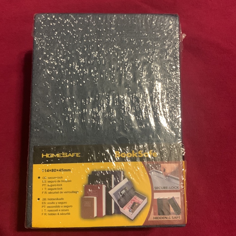 Book safe❤️ never opened - Picture 3 of 4